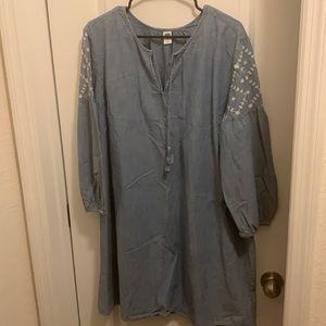 Denim color DRESS worn a few times. Beautiful summer dress!